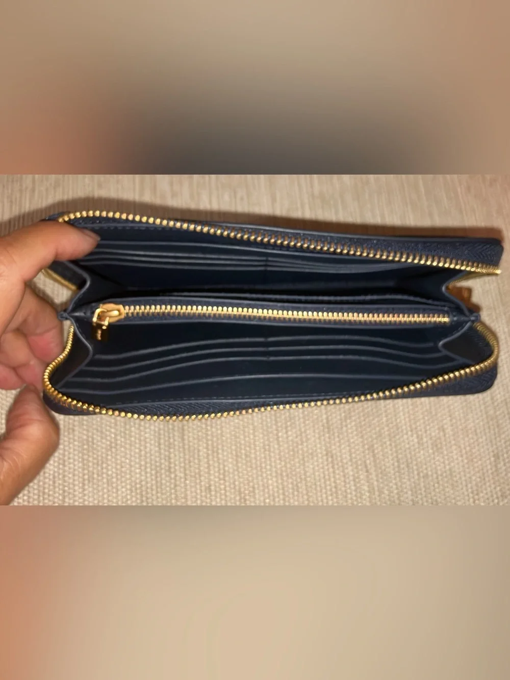 NWOT KATE SPADE SHAGGY EMBOSSED ZIP AROUND CONTINENTAL WALLET - NEVER USED